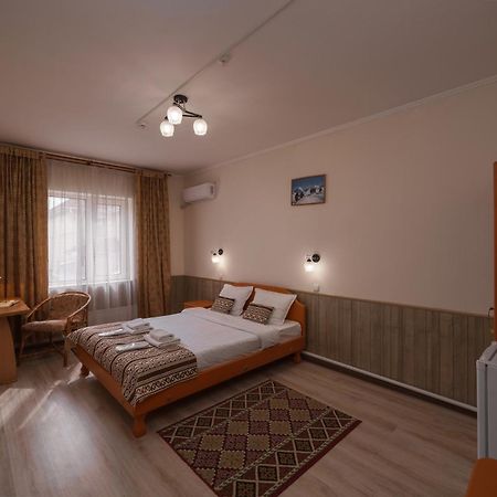 Alpinist Hotel Biškek Exteriér fotografie