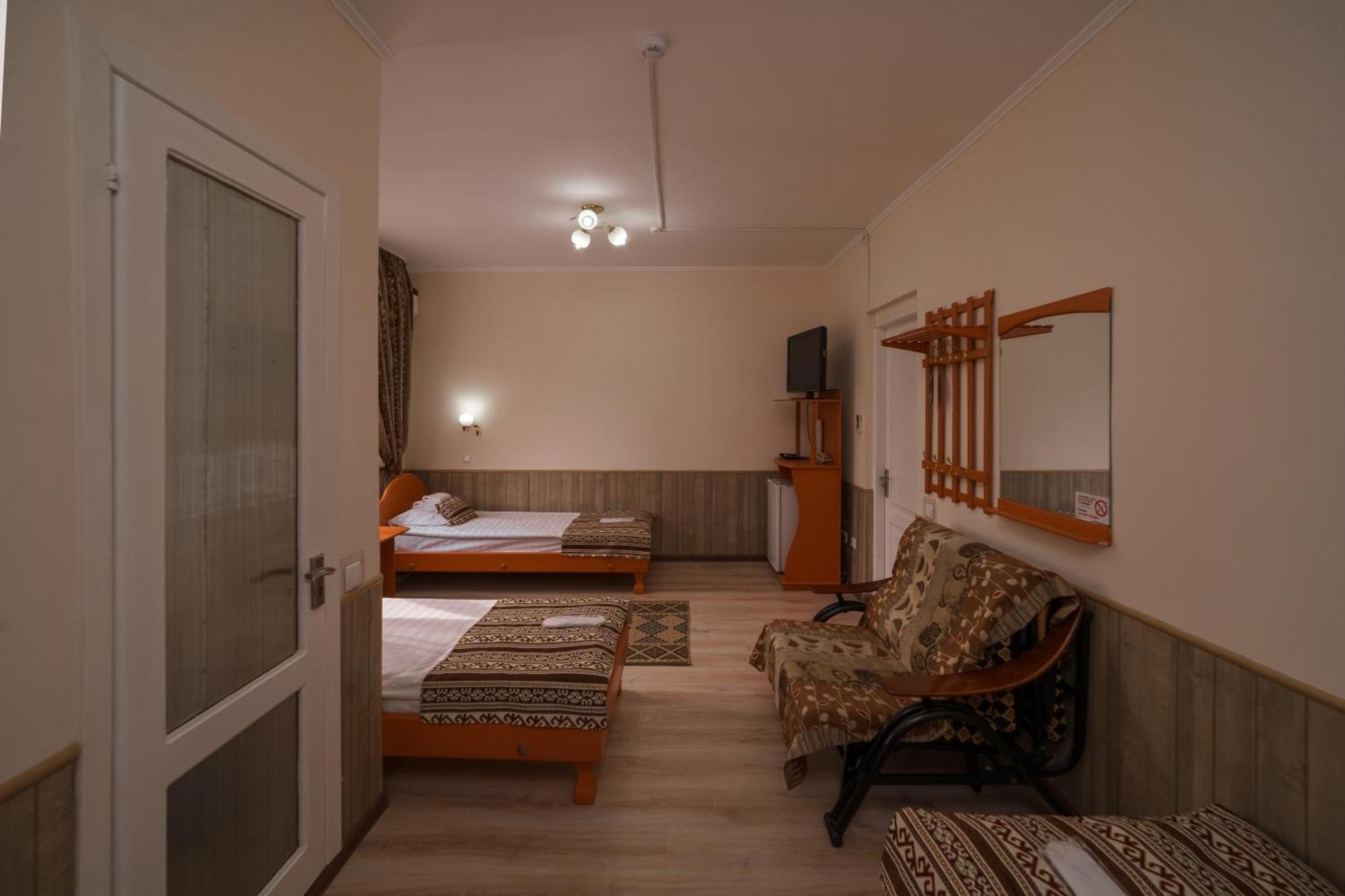 Alpinist Hotel Biškek Exteriér fotografie