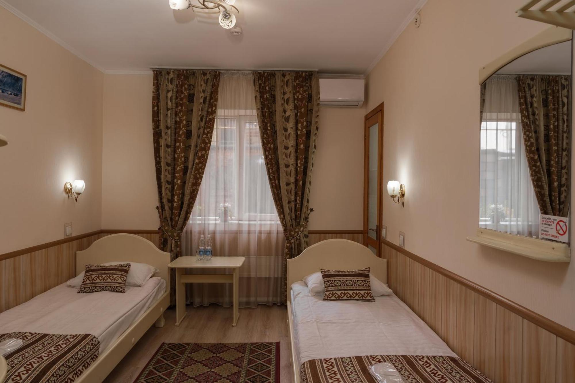 Alpinist Hotel Biškek Exteriér fotografie