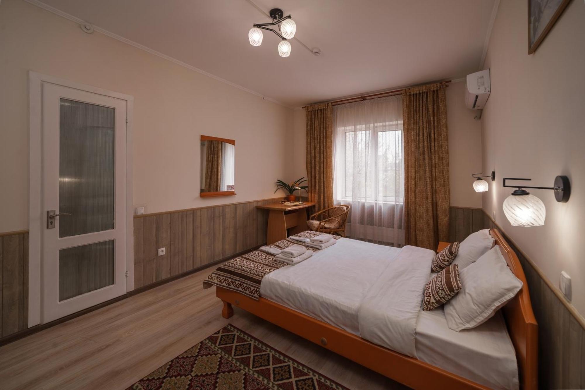Alpinist Hotel Biškek Exteriér fotografie