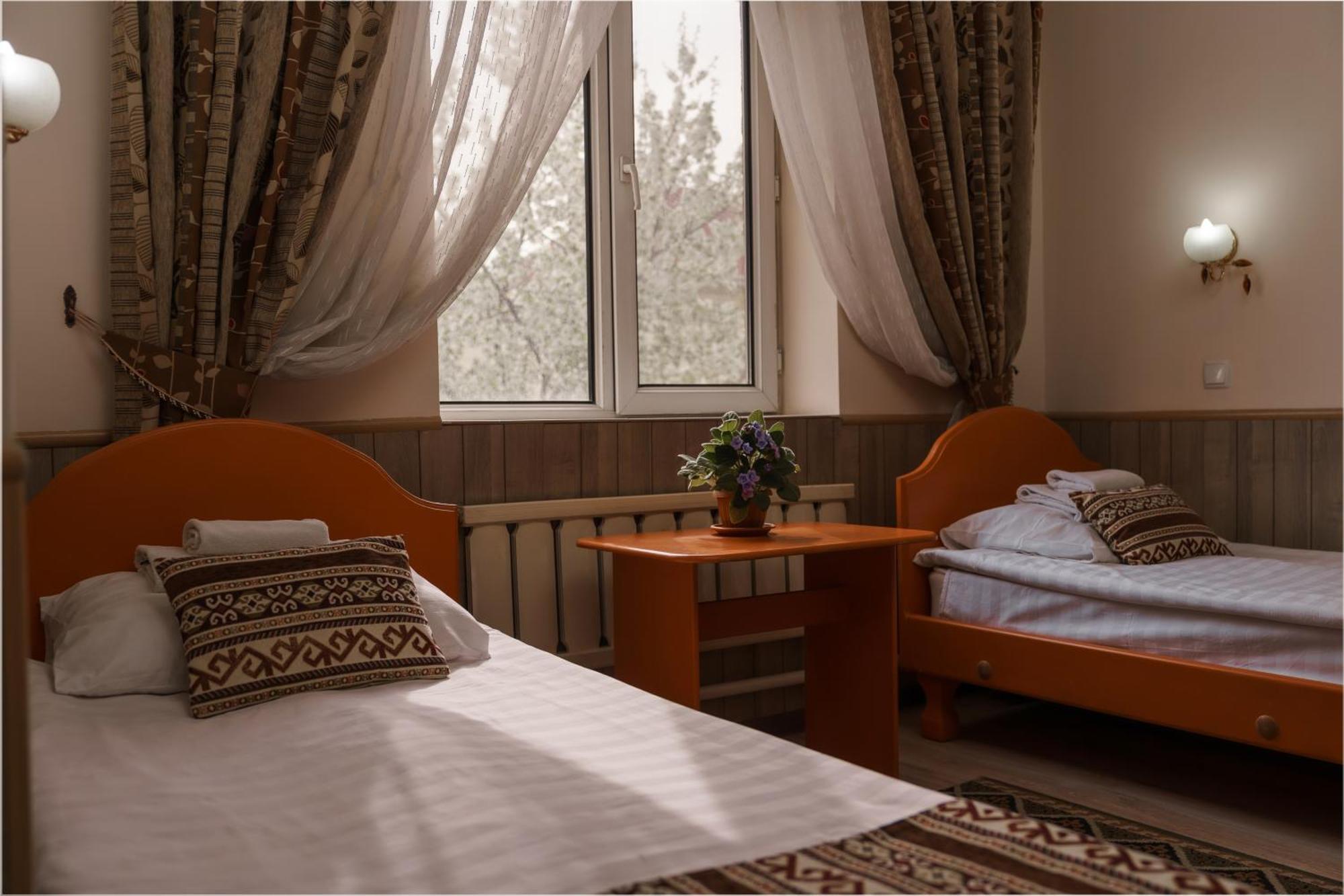 Alpinist Hotel Biškek Exteriér fotografie