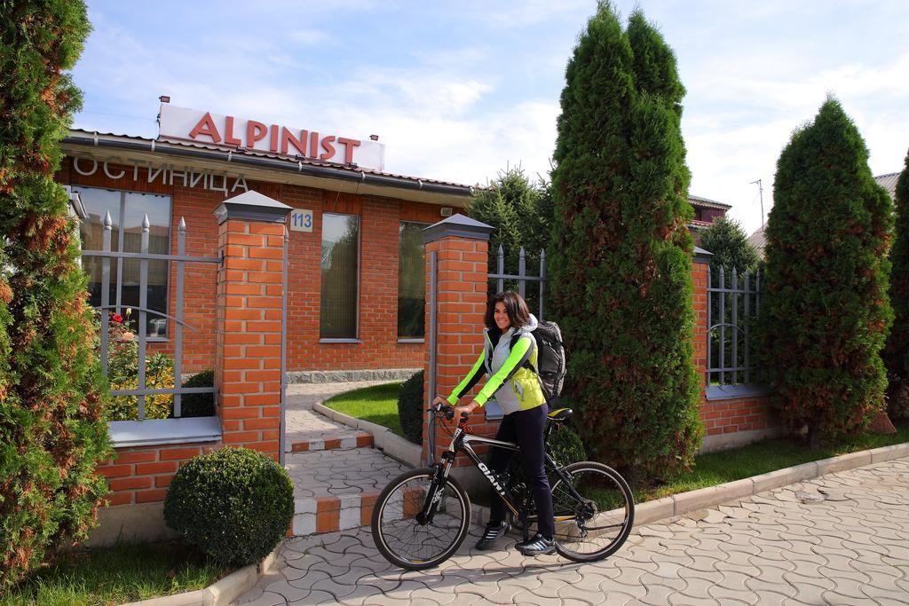 Alpinist Hotel Biškek Exteriér fotografie