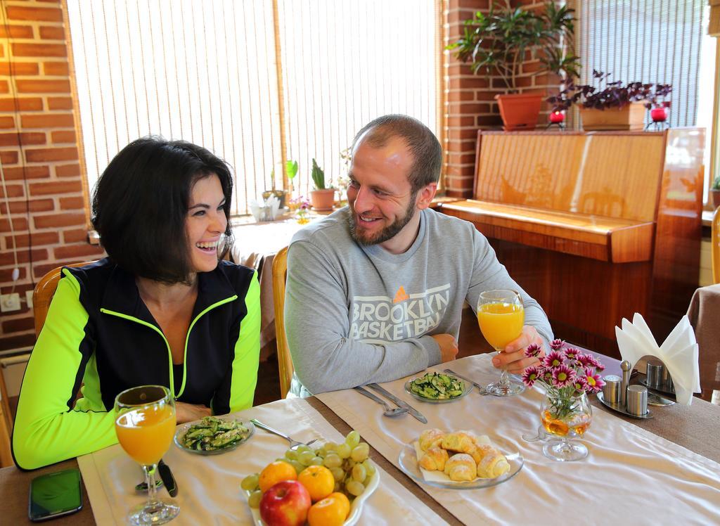 Alpinist Hotel Biškek Exteriér fotografie